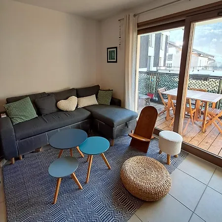 Modern - 2 Bedrooms شقة *