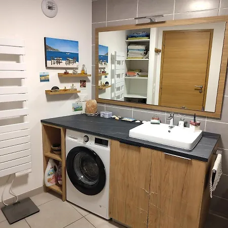 Modern - 2 Bedrooms شقة