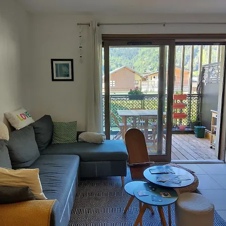 Modern - 2 Bedrooms *