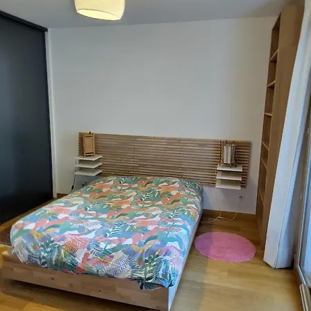 Modern - 2 Bedrooms *